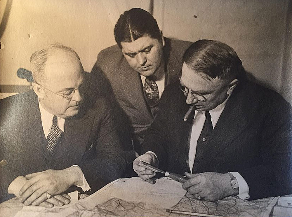 Brex, Deputy Chief Frank
Deputy Chief Frank Brex Newark PD on the right working on the Lindbergh Kidnapping
Photo from Kurt Ebler
