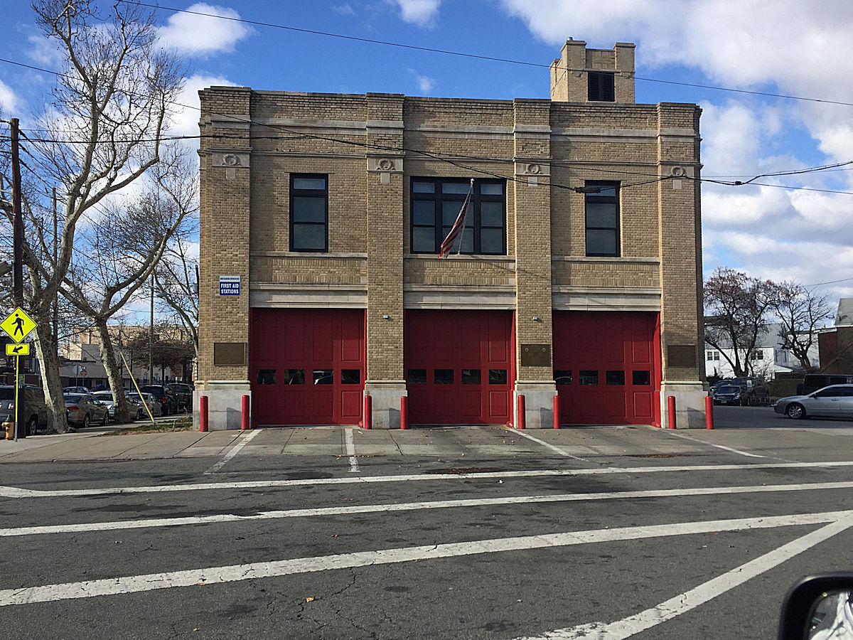 Engine Co. 27
Engine Co. 27 & Truck Co. 4
Photo from Dan Silva
