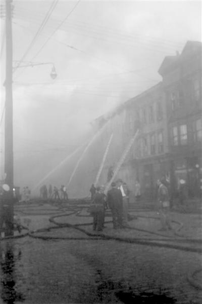 Market Street fire spreads to Fleming Avenue 
Photo from Joemal
