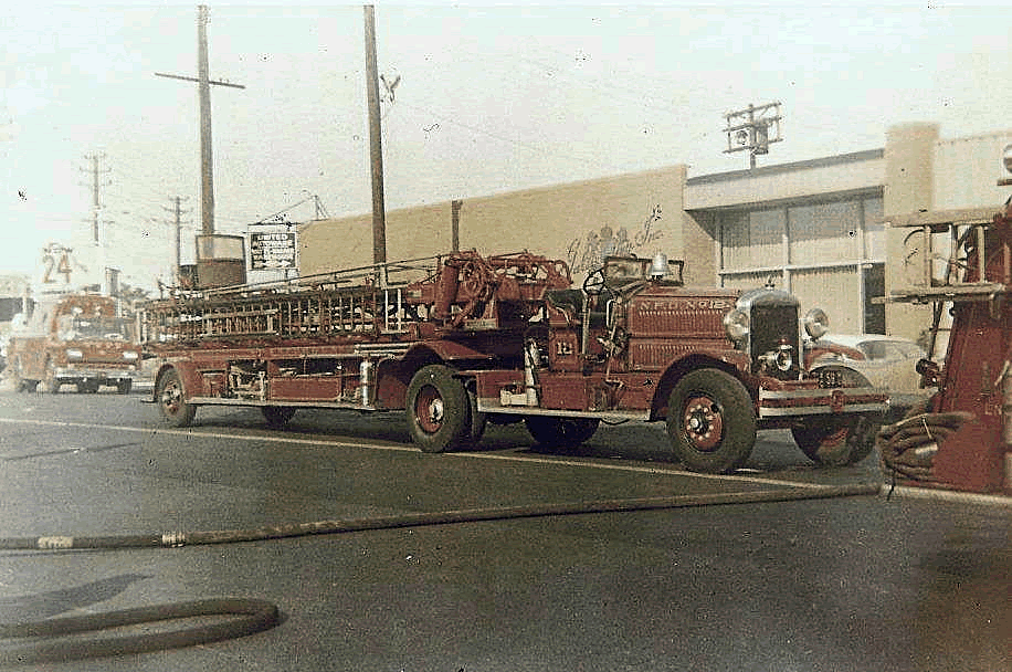 1930 Ahrens Fox 75ft tiller
Photo from Tom Reiss
