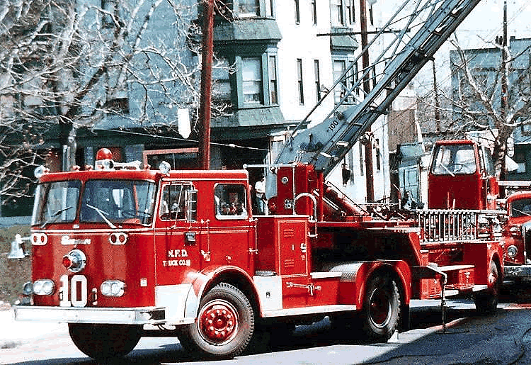 1972 Seagrave 100ft tillered ladder truck
Photo from Tom Reiss
